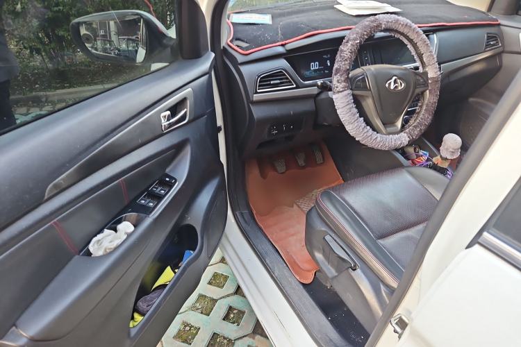 Used CHANGAN KAICHENG Oushang A600 2017 1.5L Manual Luxury Model
