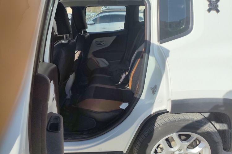 Used Jeep Renegade 2017 180T Automatic High-Energy Version Left Rear Seat