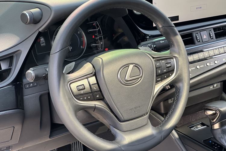 Used Lexus ES 2022 200 Excellence Edition