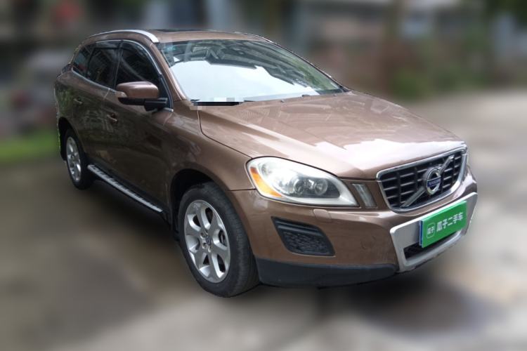 Used Volvo XC60 2011 2.0T ZhiZun Edition Front Right 45 Deg