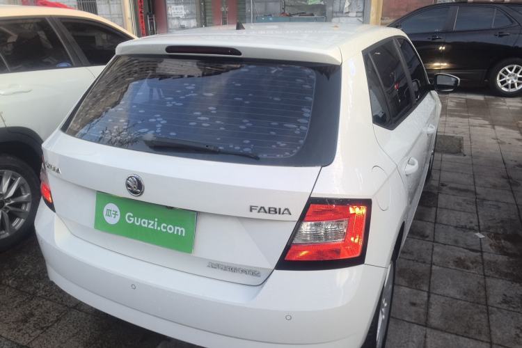 Used Skoda Fabia 2017 1.4L Automatic Car Enjoy Edition
