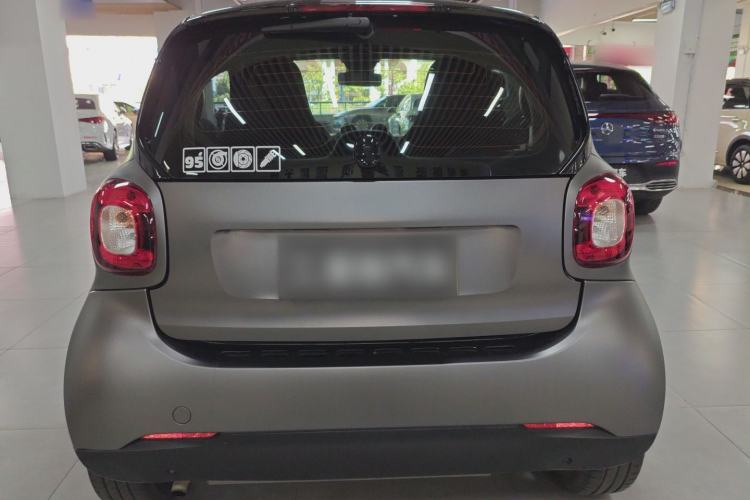 Used smart fortwo 2015 1.0L 52 kW hardtop Dynamic version