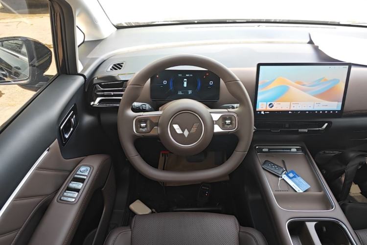 Used Wuling Starlight 730 2025 Model Pure Electric 500km Luxury Edition