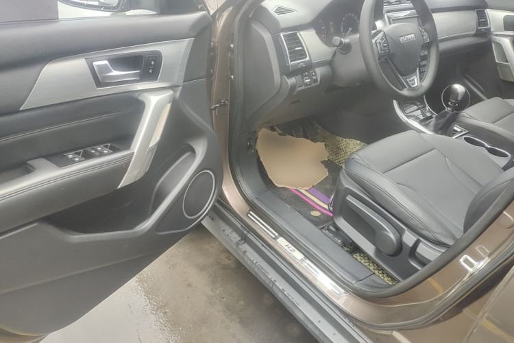 Used Haval H2 2018 Red-Label 1.5T Manual Two-Wheel Drive Elite Model
