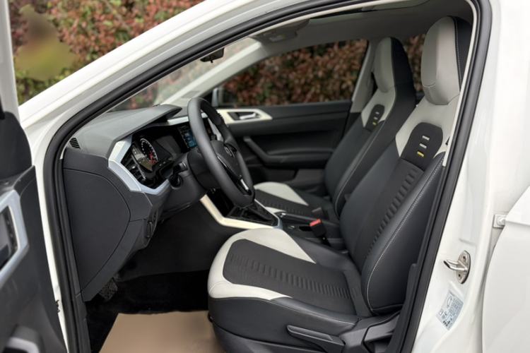 Used Volkswagen Polo 2019 Plus 1.5L Automatic Colorful Technology Edition Interior 4