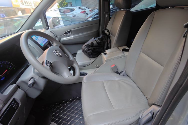 Used Dongfeng Shuaike 2012 2.0L Automatic Flagship 7-Seater