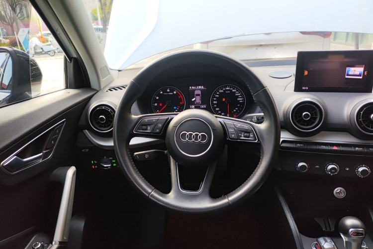Used Audi Q2L 2021 35 TFSI Progressive Dynamic Edition Steering Wheel