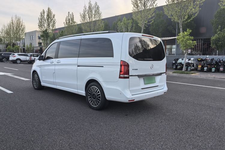 Used Mercedes-Benz V-Class 2017 V 260 L Prestige Extended Edition Exterior 5