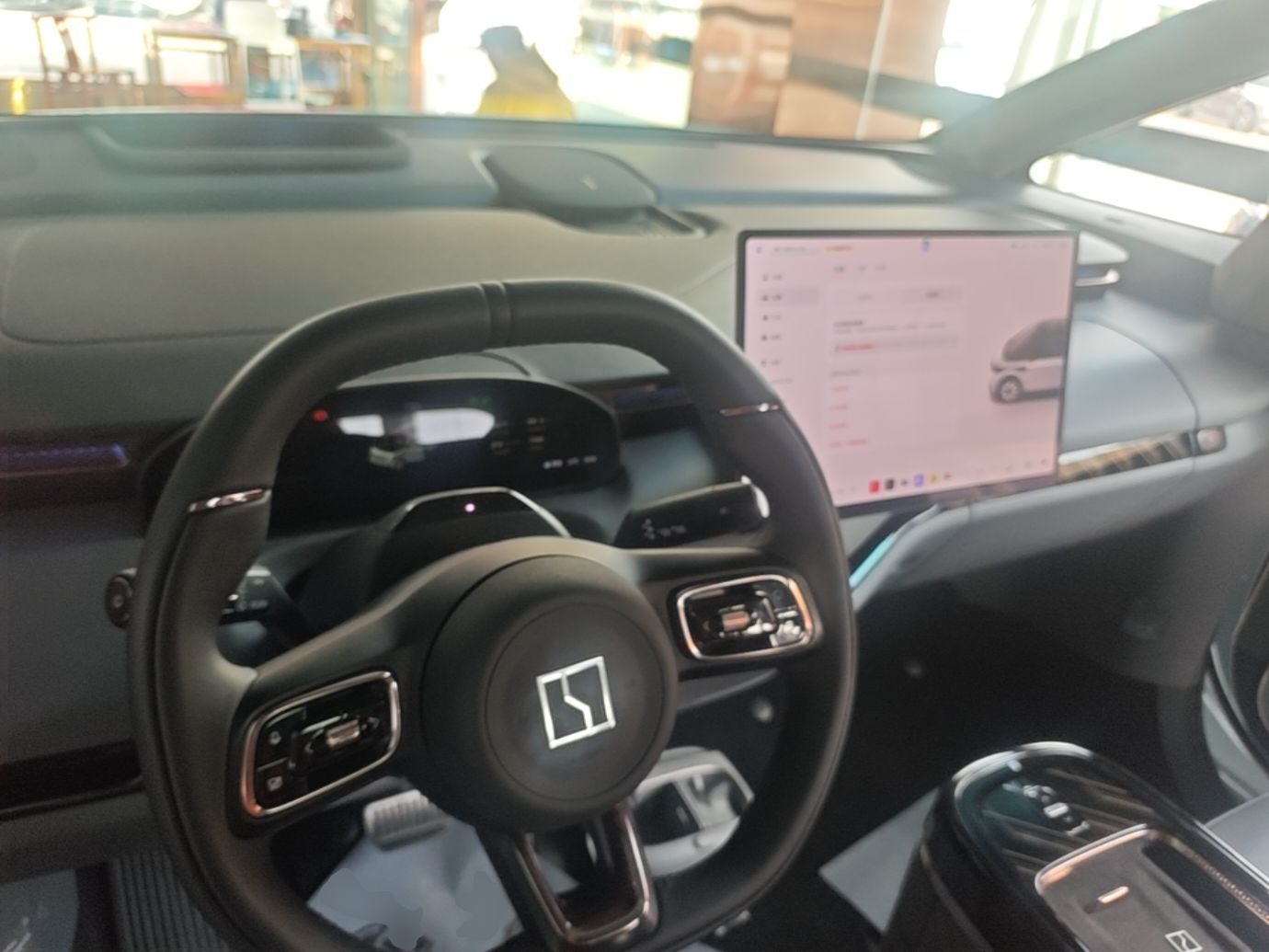 Zeekr MIX 2025 Intelligent Driving Version — снимка 13