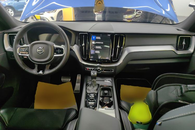 Used Volvo XC60 2019 T5 4x4 Smart & Dynamic Sport Edition China VI Standard
