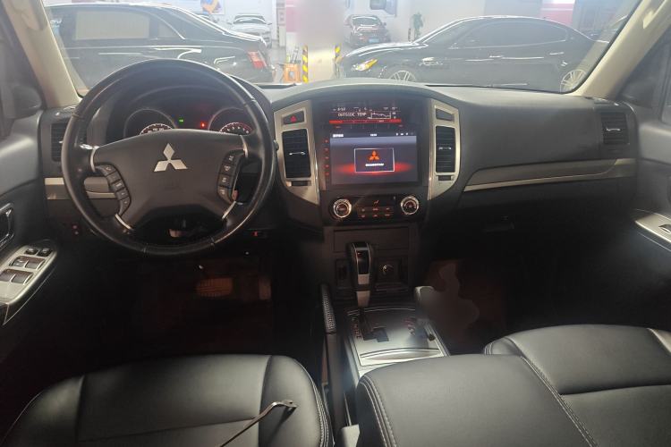 Used Mitsubishi Pajero 2016 3.0L Automatic Standard Version China V Standard
