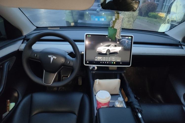 Used Tesla Model Y 2023 Long-Range All-Wheel-Drive Version
