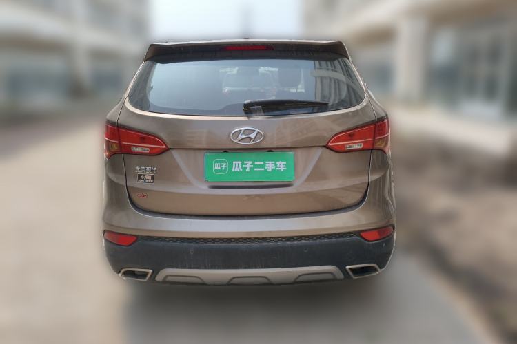 Used Hyundai Santa Fe 2013 2.4L Manual Two-Wheel Drive Comfort Version Rear