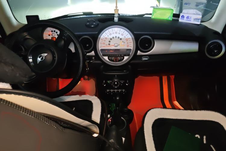 Used MINI 2012 1.6L ONE Baker Street Center Console