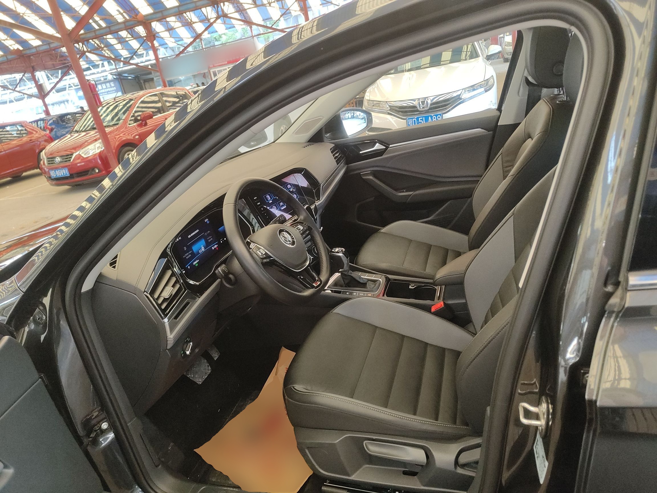 Interior delantero