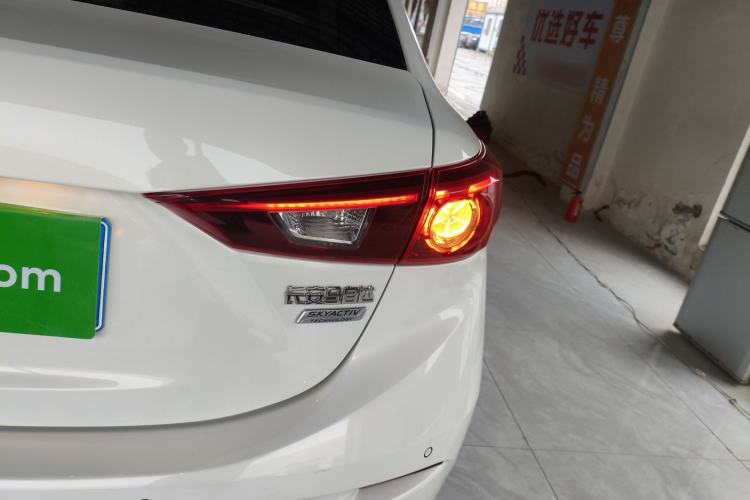 Used Mazda Mazda 3 Axela 2017 Sedan 1.5L Automatic Luxury Model Emission Standard China V
