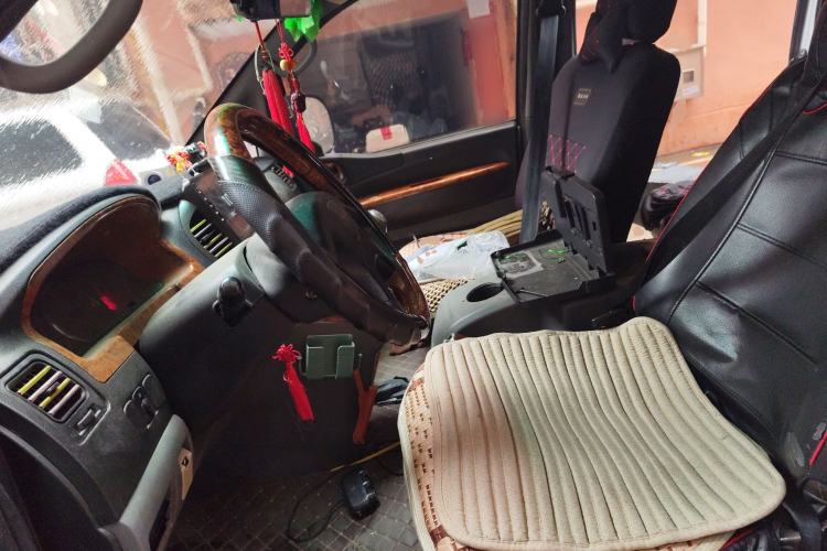 Used FORTHING Lingzhi 2013 M5 Q3 2.0L 7-seat Long-wheelbase Luxury Model