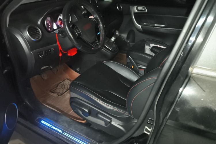 Used Haval H6 2015 Upgraded Model 1.5T Manual Two-Wheel Drive Elite Version Left Front Seat