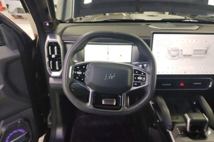 Used JETOUR Traveler 2023 2.0T All-Wheel Drive CrossPRO+
