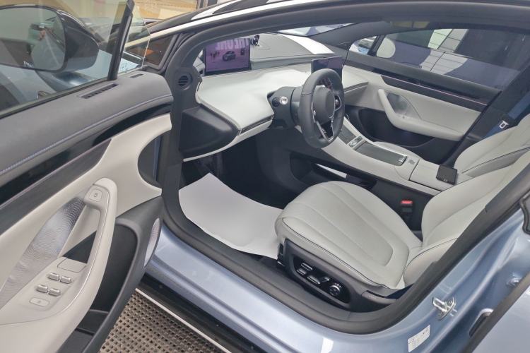 Used Hima Luxeed S7 2024 Max
