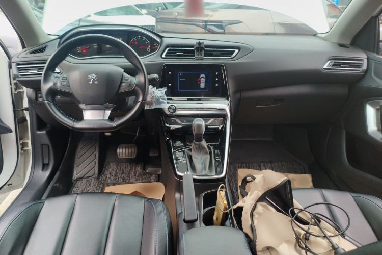 Used Peugeot 308 2019 1.6L Automatic Luxury Version China V Standard Center Console