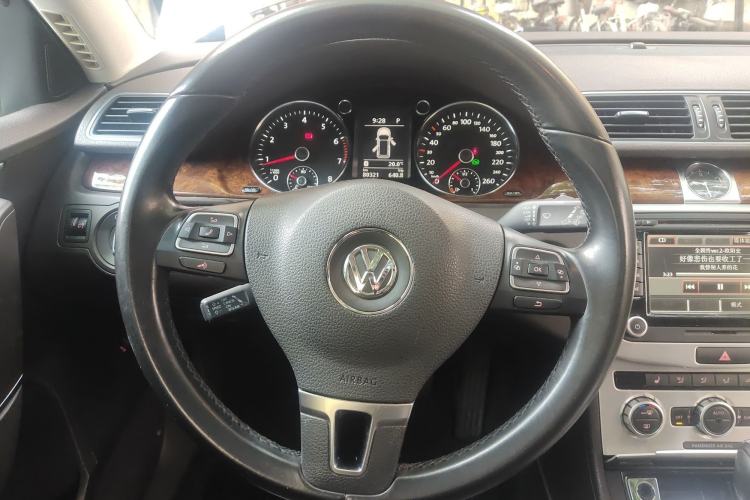 Used Volkswagen Magotan 2012 Travel Edition 2.0 TSI Luxury Version
