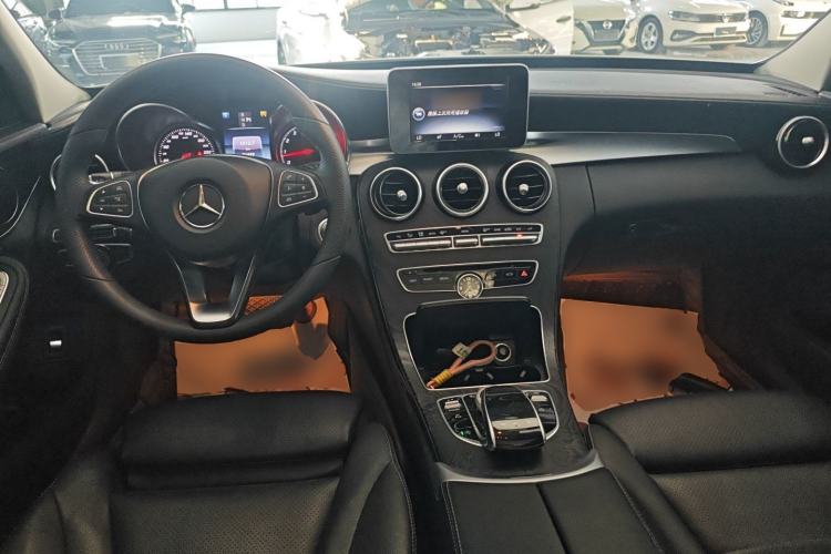 Used Mercedes-Benz C-Class 2017 C 200 L Sport Edition Center Console