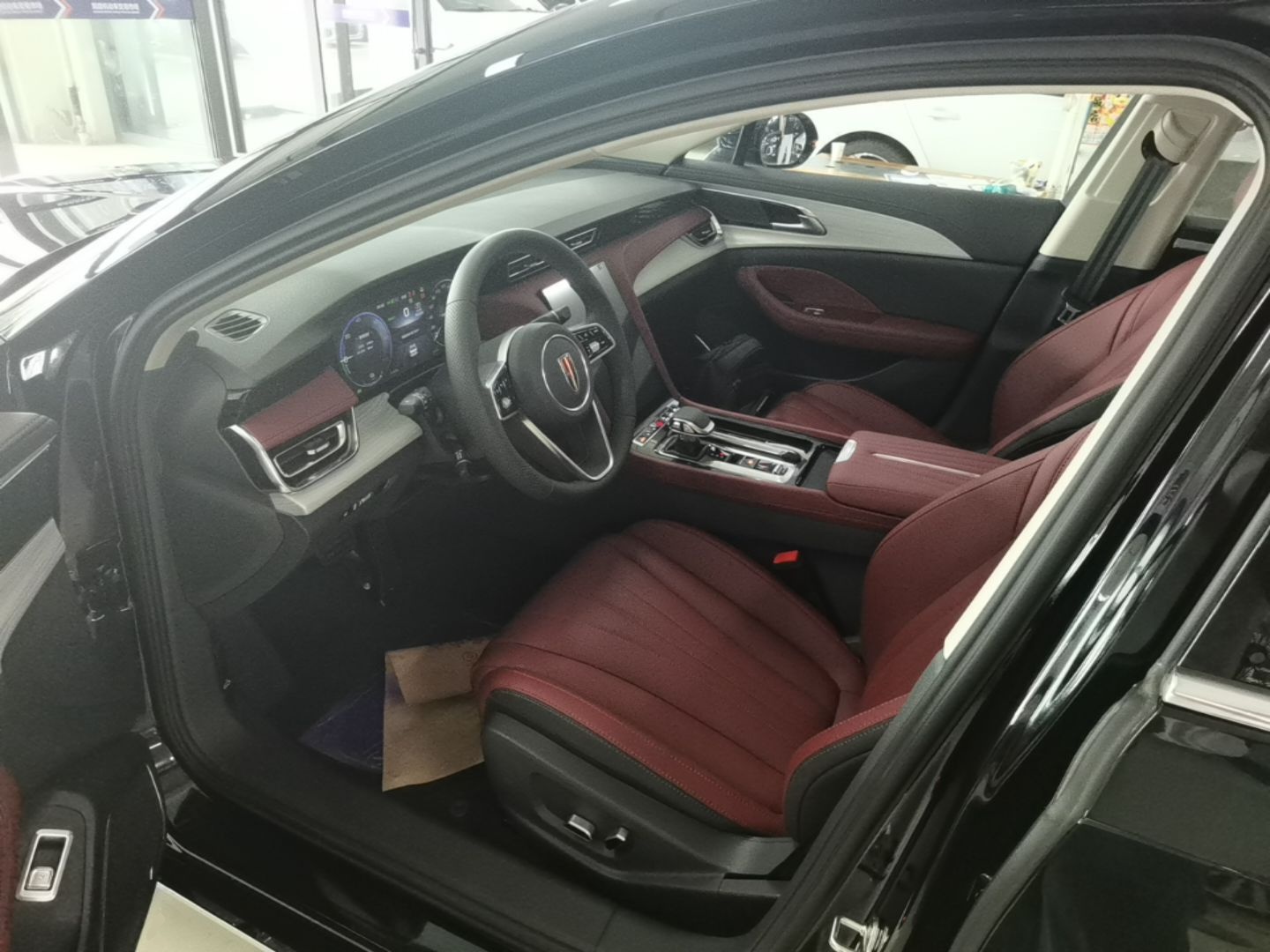 Hongqi H5 PHEV 2025 130 Super Hybrid Version — снимка 17