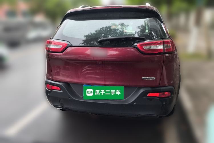 Used Jeep Cherokee 2016 2.0L Superior Edition
