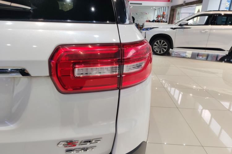 Used Changan CS95 2017 2.0T Four-Wheel Drive SmartDrive Edition
