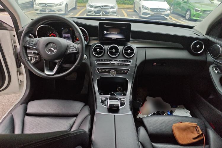 Used Mercedes-Benz C-Class 2016 C 200 L Sport Edition Center Console