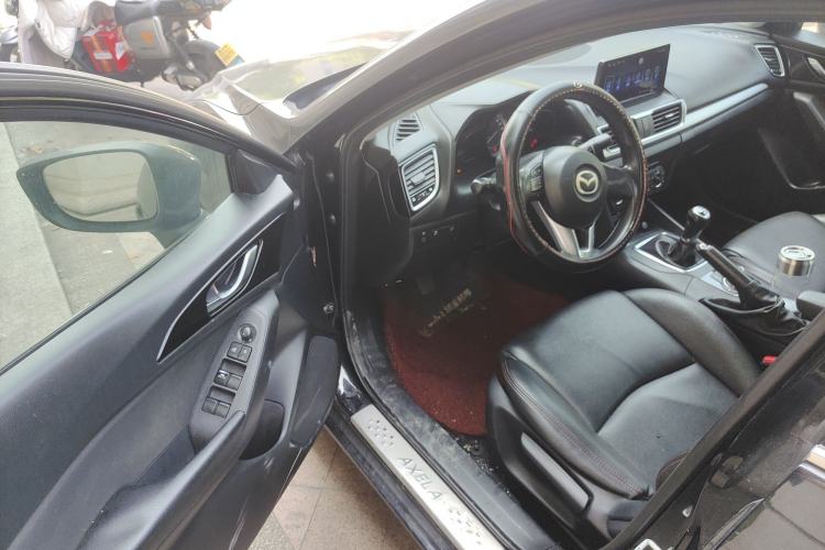 Used Mazda 3 Axela 2014 Sedan 1.5L Manual Comfort Model Driver Seat
