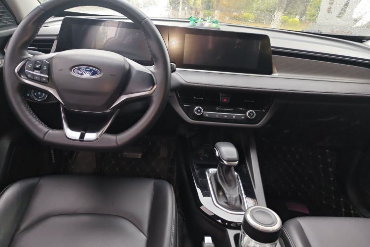 Used Ford Escort 2021 1.5L Automatic Diamond Edition Center Console