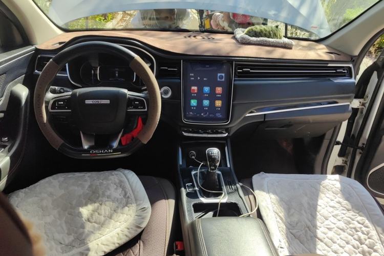 Used Oshan COSPro 2021 1.5T Manual Luxury 7-Seater