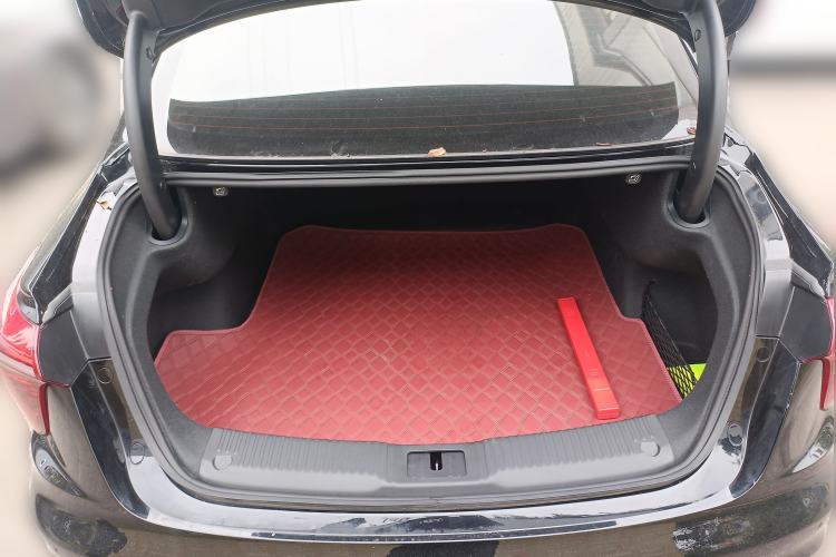 Used Hongqi H5 2024 1.5T DCT Smart Connect Flagship Edition Trunk