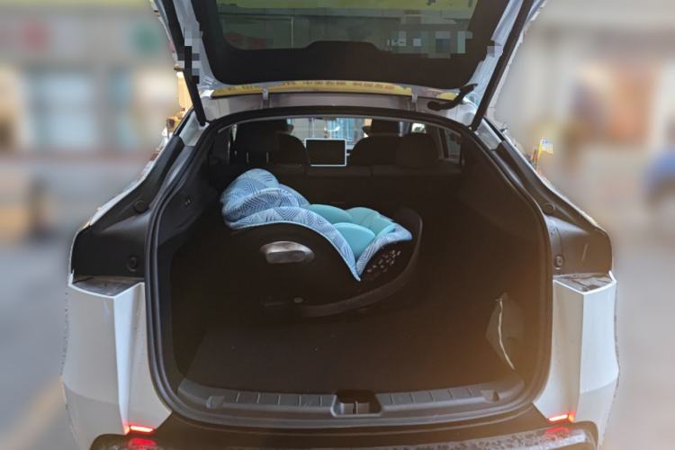 Used Tesla Model Y 2025 Rear-Wheel-Drive Version