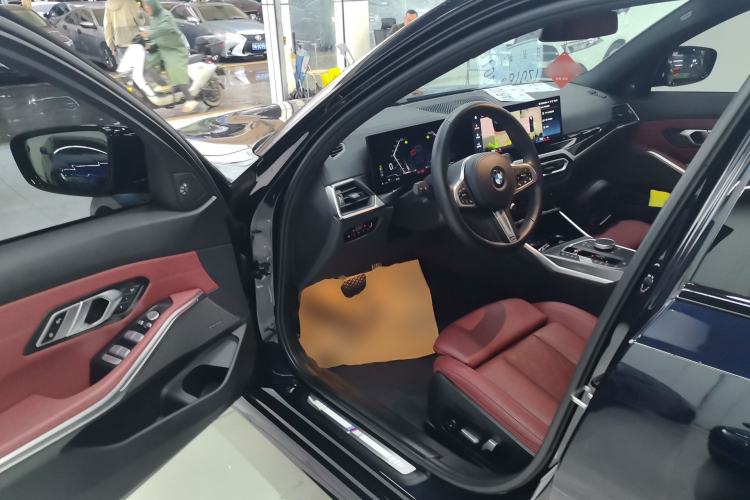 Used BMW 3 Series 2023 325i M Sport Night Edition Package Driver Seat