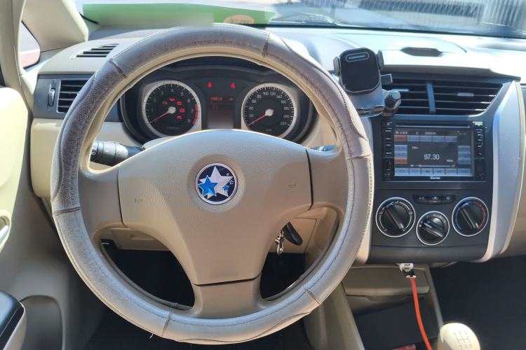 Used Venucia D50 2013 1.6L Manual Fashion Edition
