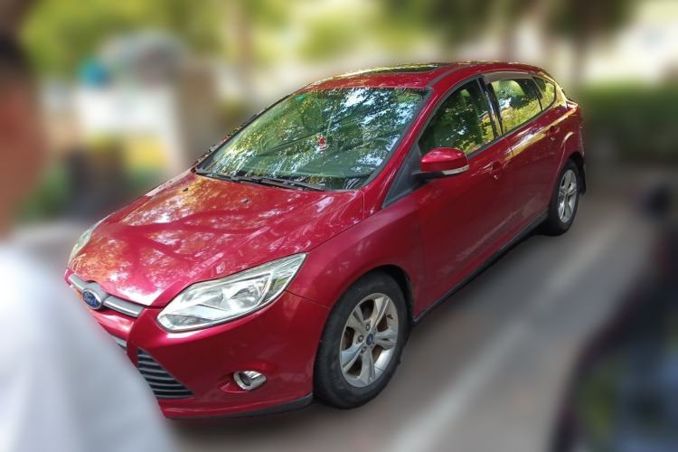 Used Ford Focus 2012 Hatchback 1.6L Automatic Fashion Edition Front Left 45 Deg