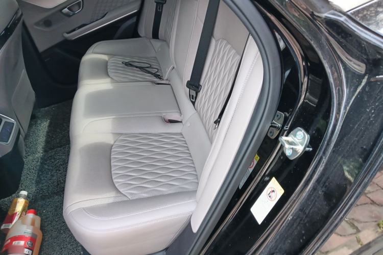 Used BYD Han 2024 EV Glory Edition 605KM Front-Wheel-Drive Premium Model
