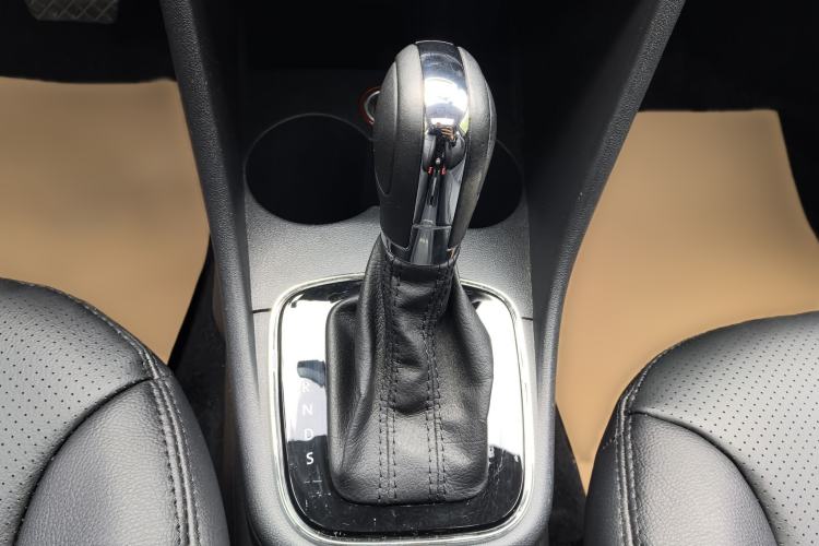 Used Volkswagen Polo 2016 1.6L Automatic Comfort Model Interior 6