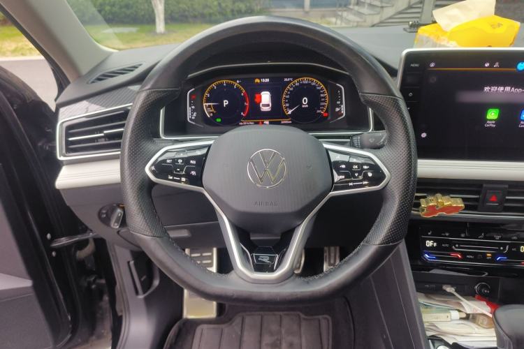 Used Volkswagen Tiguan L 2023 Restyled 330TSI Automatic Two-Wheel Drive R-Line Enhanced Comfort Version Steering Wheel