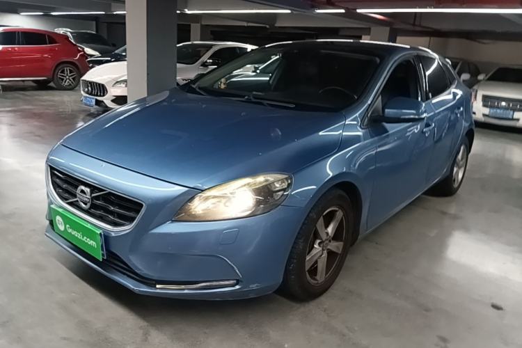 Used Volvo V40 2016 T3 Zhiyi Edition Guazi used car, China used car export, Used car for sale, Used  cars, Cheapest cars for sale