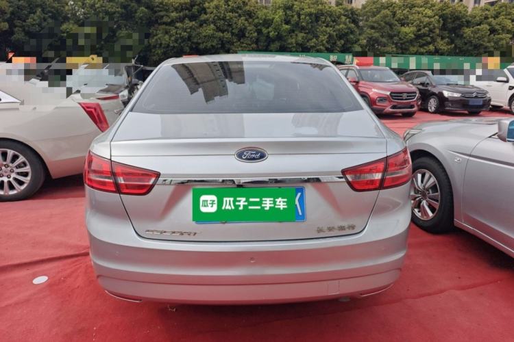 Used Ford Escort 2015 1.5L Automatic Fashion Model
