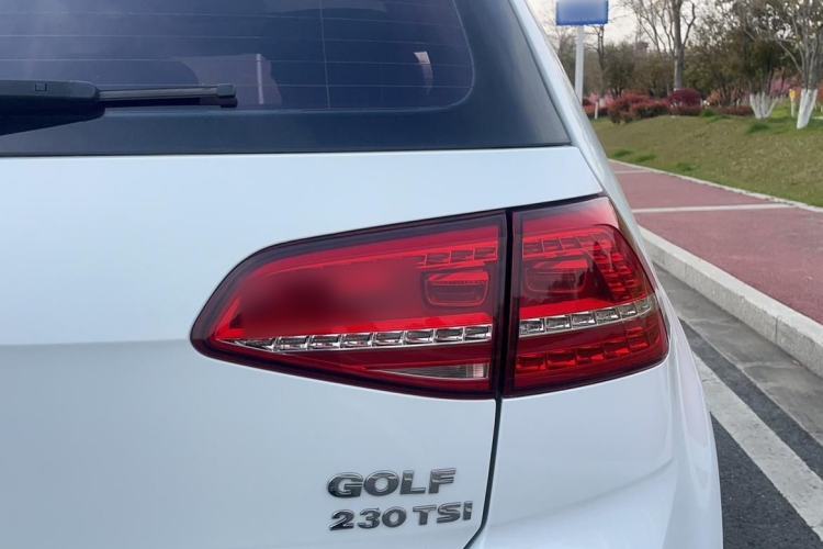 Used Volkswagen Golf 2016 230TSI Automatic Comfort Version
