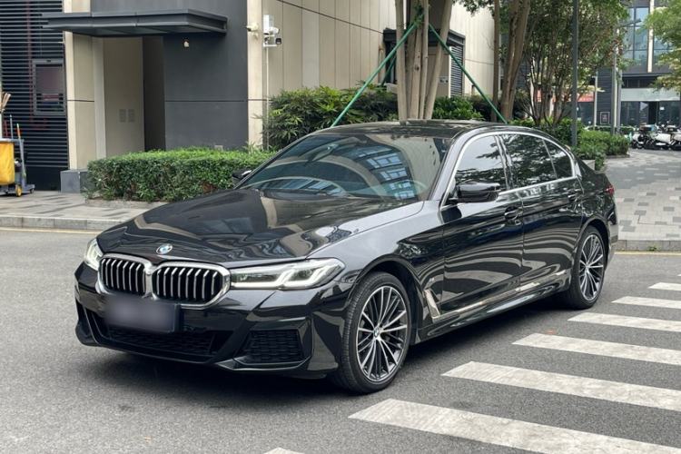 Used BMW 5 Series 2022 Restyled 530Li Leading Edition M Sport Package Front Left 45 Deg