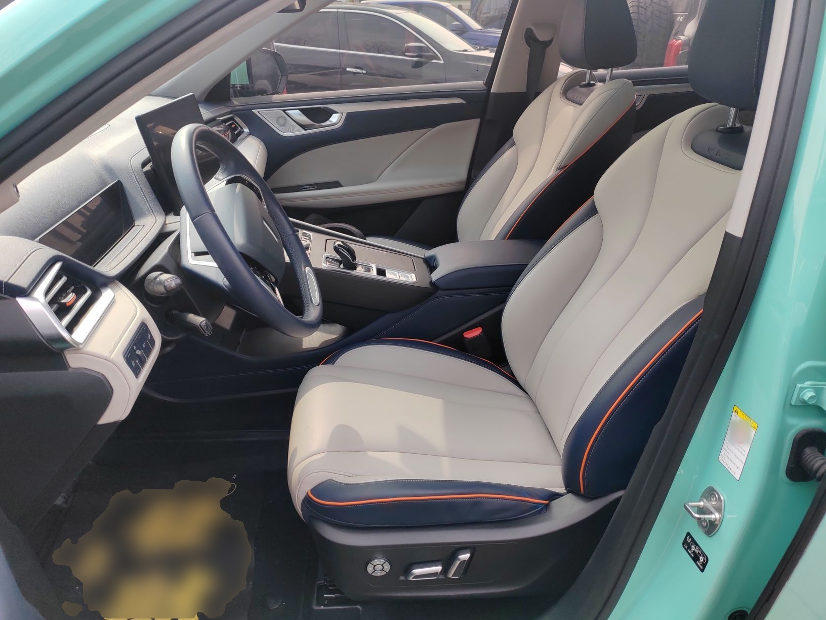 Переднее сиденье в автомобиле