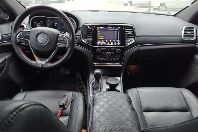 Used Jeep Grand Cherokee 2020 3.6L Elite Navigation Edition Interior 2