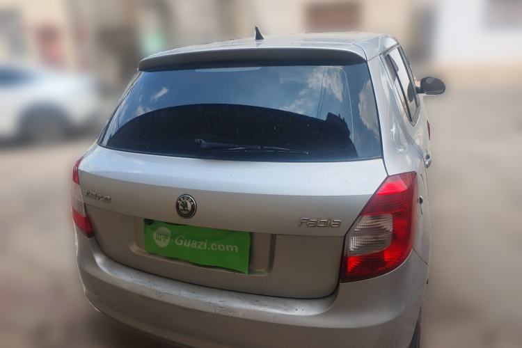 Used Skoda Fabia 2012 1.4L Manual Crystal Edition
