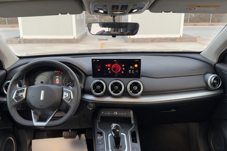 Used Wey VV5 2021 1.5T Two-Wheel Drive Color Pioneer
